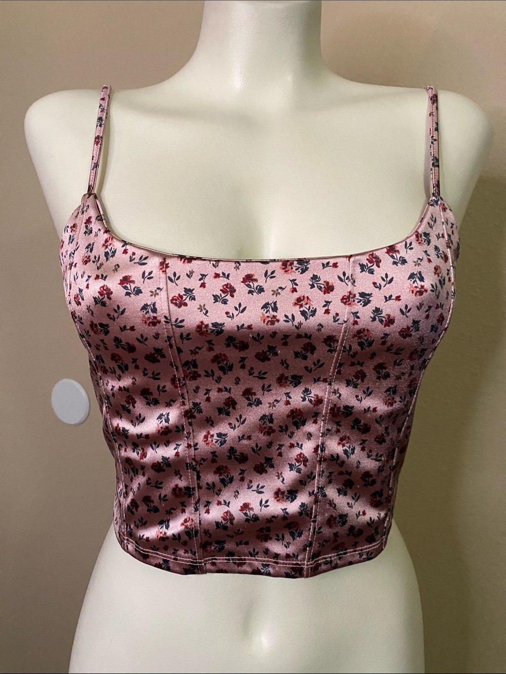 Aeropostale Pink satiny Floral crop bustier style top M ❤️